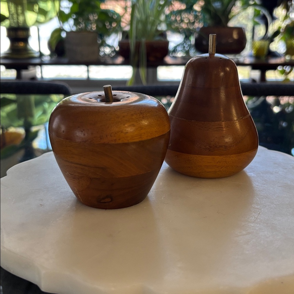Vintage Wooden Fruit Salt & Pepper Shakers - Picture 4 of 8